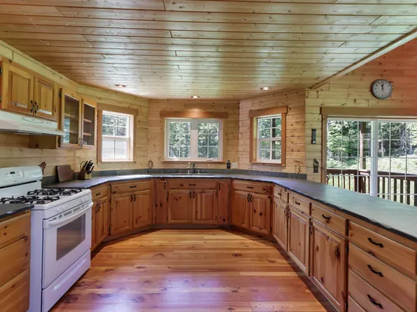 1261 Michael Ln, Sandpoint, ID 83864
