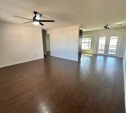 3rd image of 1076 Bridlewood Way