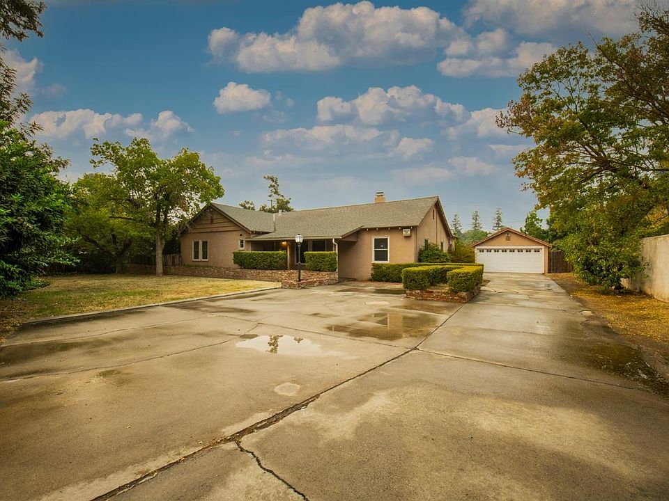 1st image of 341 E Ashlan Ave