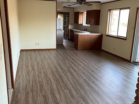 3rd image of 9668 Myrtle Dr