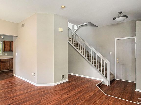 5th image of 7398 Lochmoor Dr