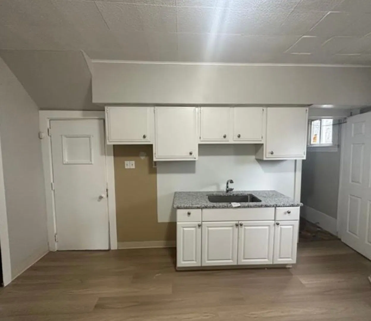 Cleveland 5 Bed Single Home — Photo 2