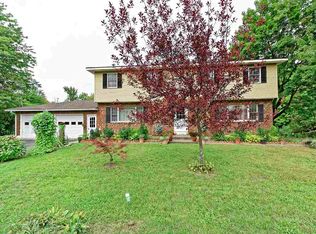 37 Elliot Rd, East Greenbush, NY 12184