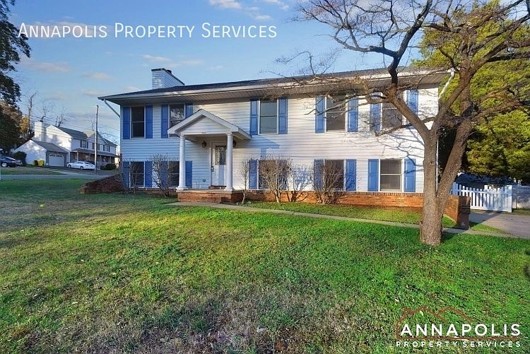 1st image of 1060 Park Circle Dr