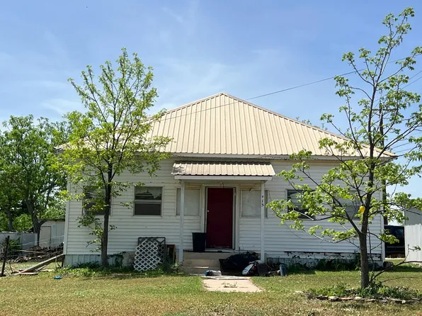715 Hutchings St, Goldthwaite, TX 76844