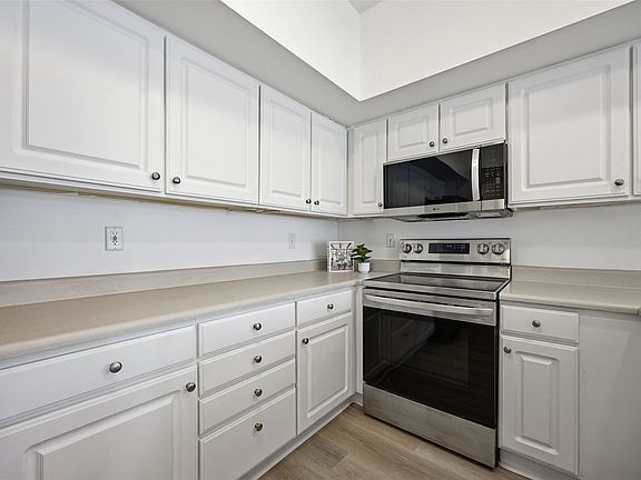 5th image of 4604 1st Ave NW Unit A