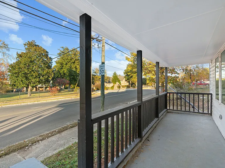 1310 Oakwood Ave — Photo 4