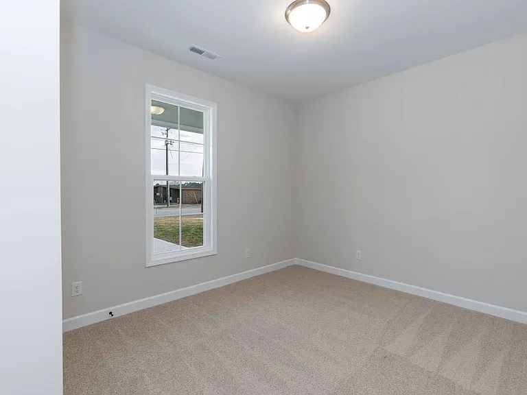 220 E Granville St — Photo 11
