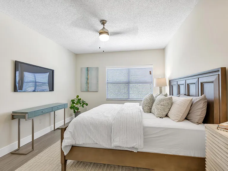 B2 Marseille - 3-Story Townhomes
