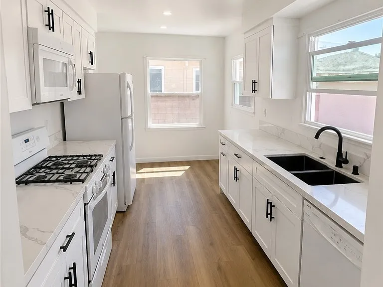 20335 Londelius St — Photo 4