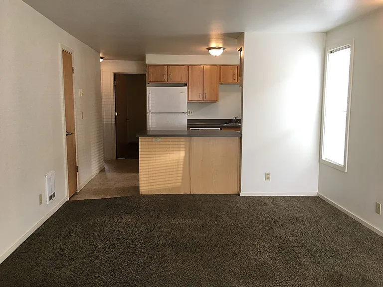 183 E 19th Ave — Photo 18