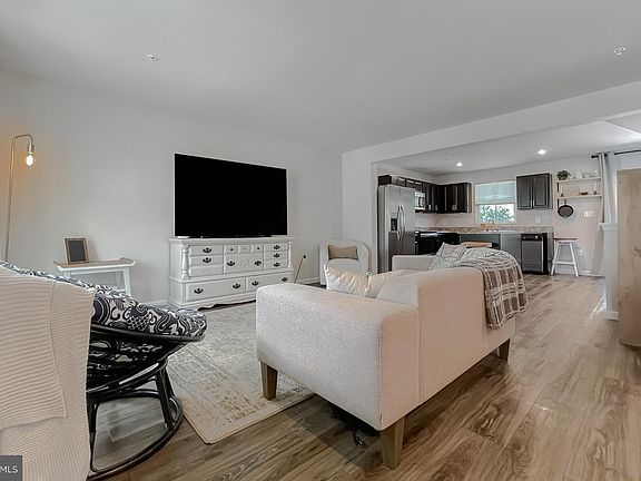 3rd image of 46345 Creeping Primrose Ln Unit A