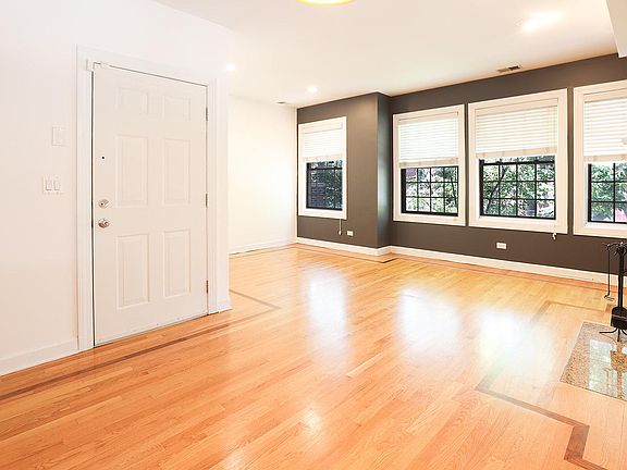 4th image of 1041 N Marshfield Ave #2
