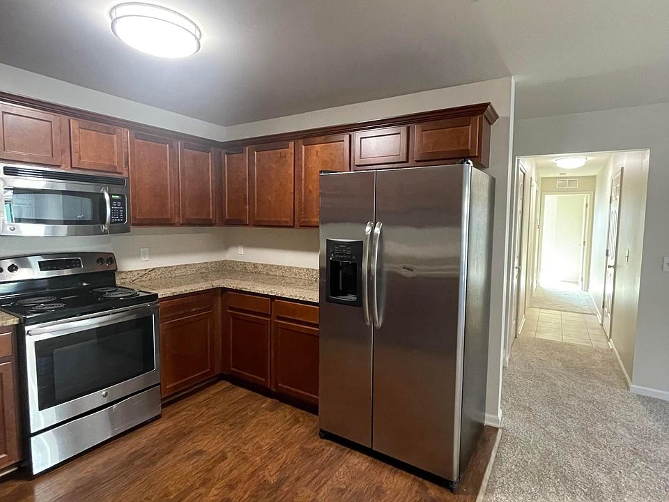 1st image of 49277 E Woods Dr #49277