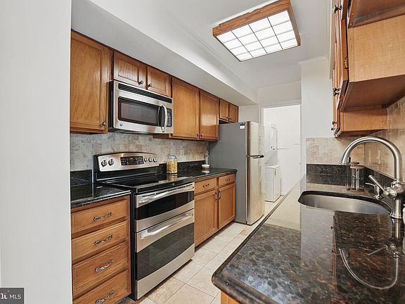 5th image of 6118 Essex Ct House A
