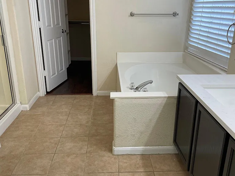 1000 Heritage Park Dr — Photo 15