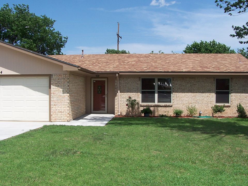 1st image of 2304 Cherokee Dr