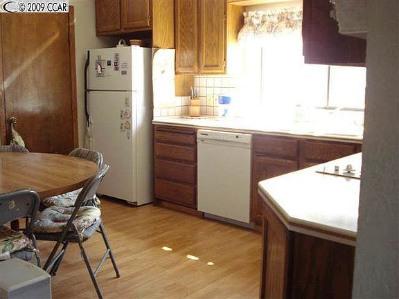 3rd image of 8668 Wicklow Ln
