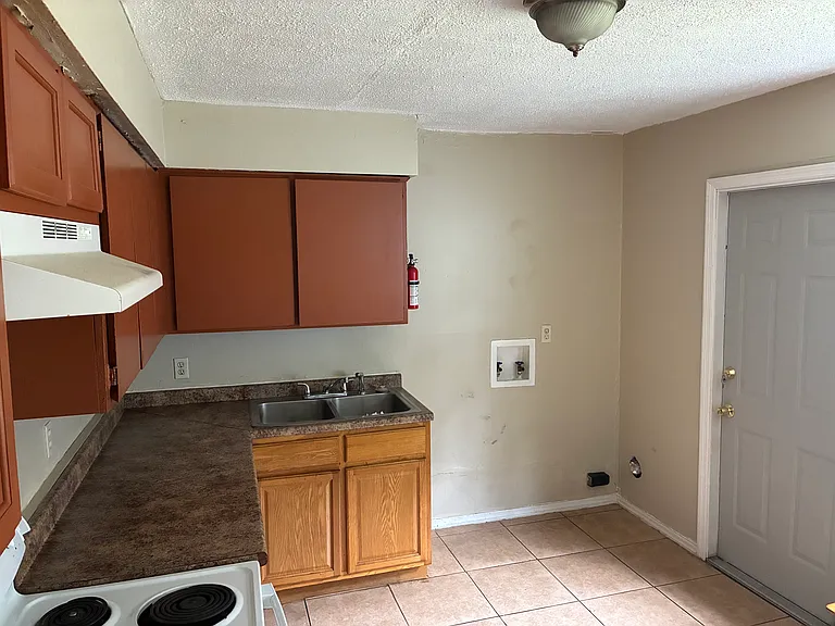 7 Oak Forest Ln — Photo 2
