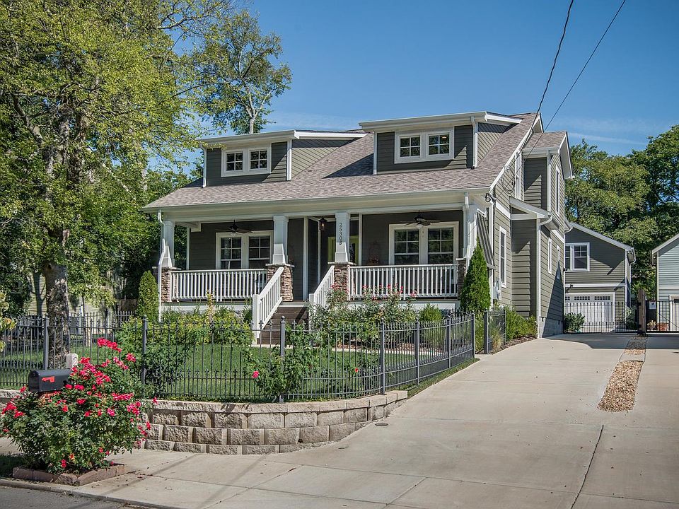 1st image of 2530A Ashwood Ave