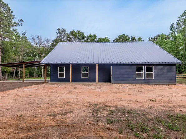 304 N Fm 225, Douglass, TX 75943