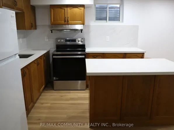 3254 Cambourne Cres #Basement, Mississauga, ON L5N 5G4