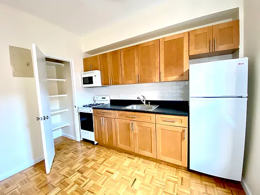 Rented by City & Suburban | media 2