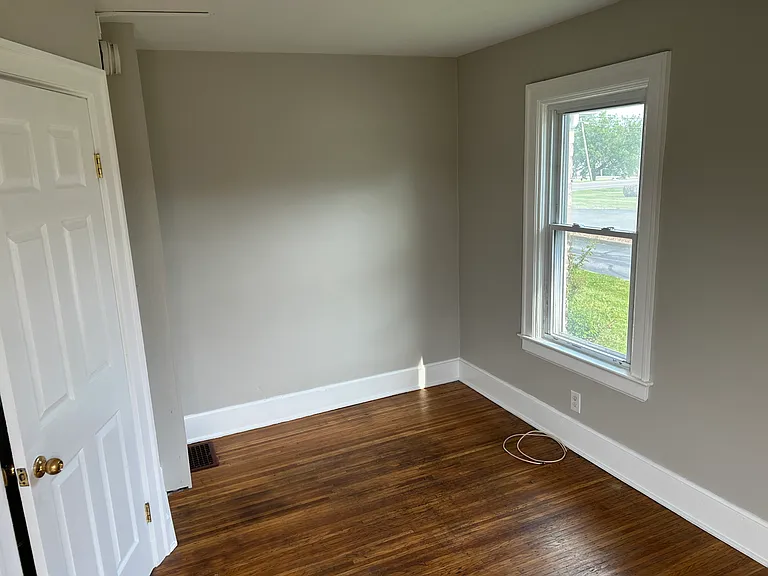 1069 Gravel Rd #1 — Photo 3
