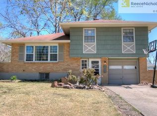 7523 N Tracy Ave, Gladstone, MO 64118