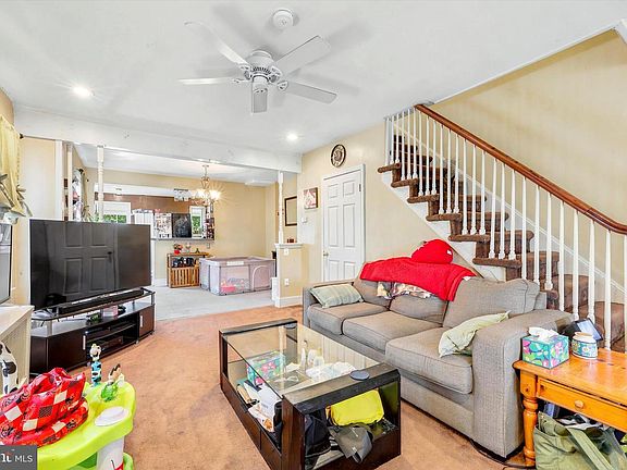 2nd image of 209 Amosland Rd