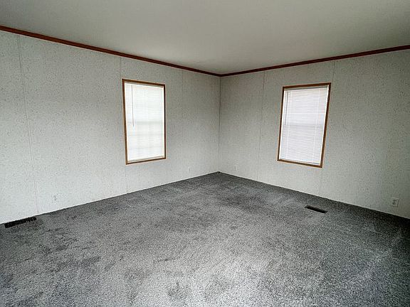 3rd image of 3807 S Eaton Ave #5