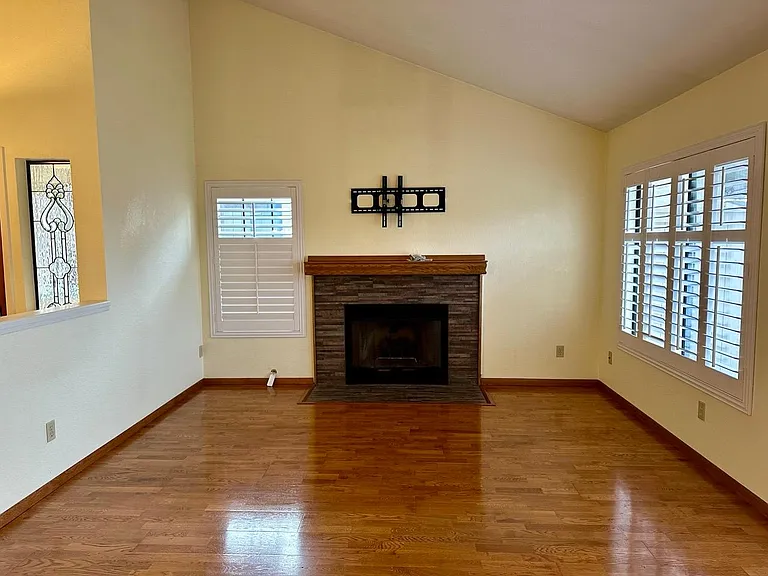 3346 Lake Albano Cir — Photo 3