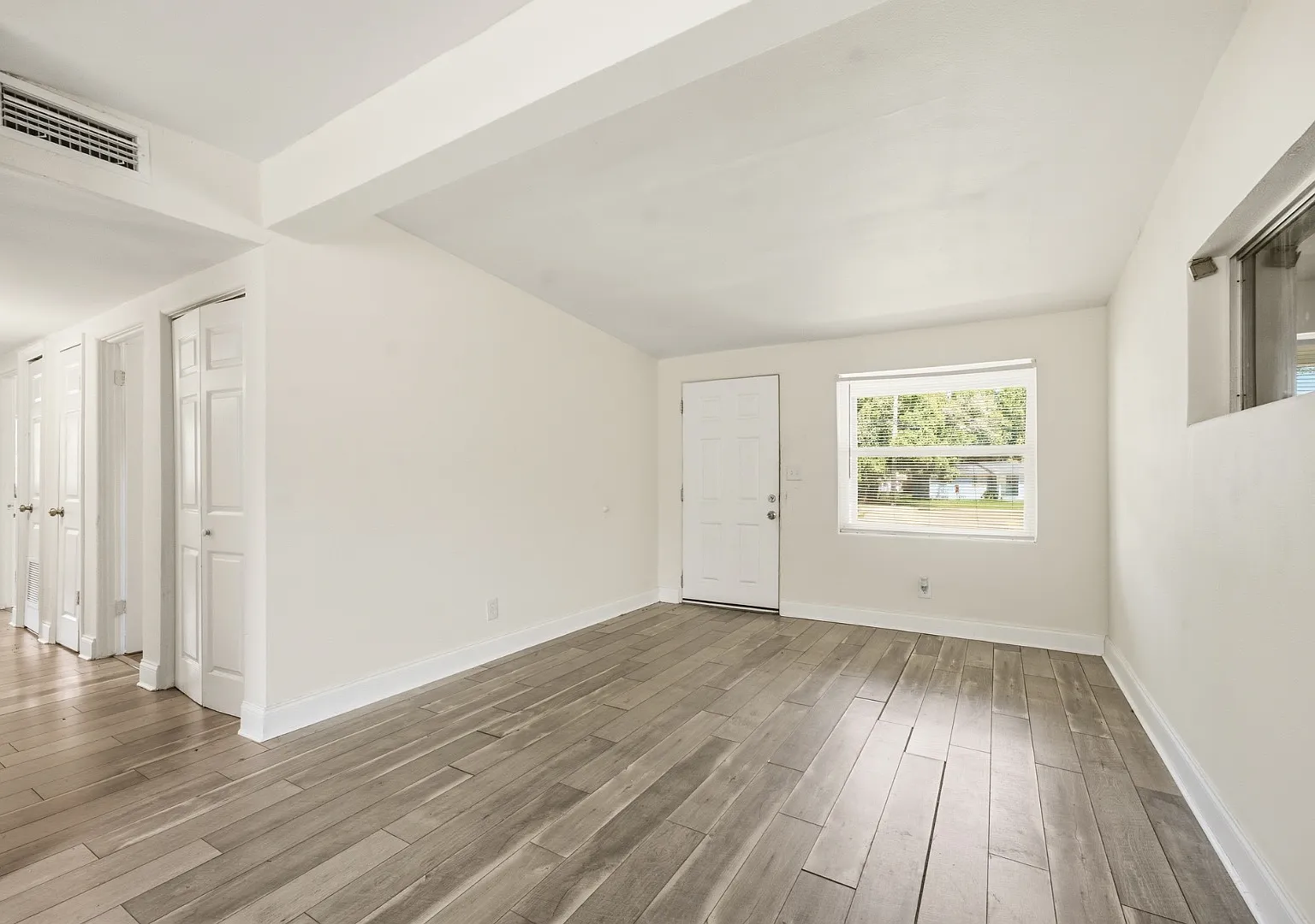 4294 Katanga Dr N — Photo 3