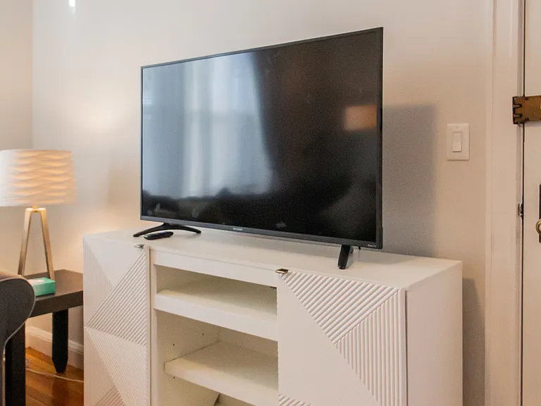 191 Kent St #4 — Photo 8