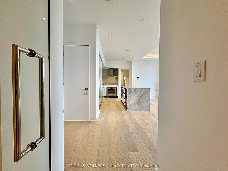 1315 Bay St #1303 — Photo 13