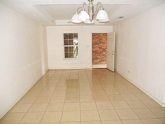 5th image of 1109 W Eisenhower St APT 2
