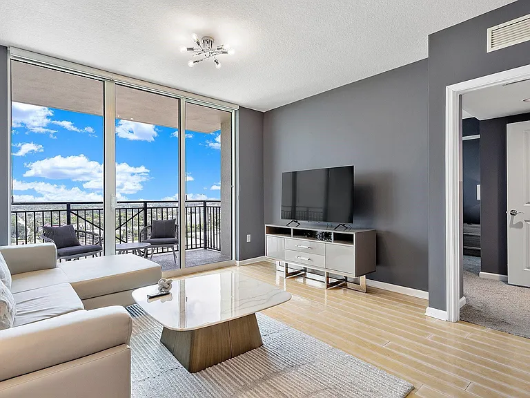 610 W Las Olas Blvd #1814N — Photo 2