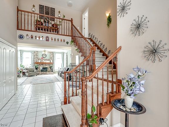 3rd image of 6445 Suzanne Ln