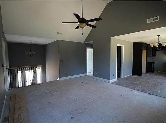 4th image of 305 Stonecrop Ct Lot 16
