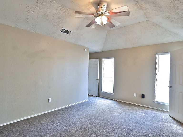 5273 Sherbrooke Ln — Photo 24