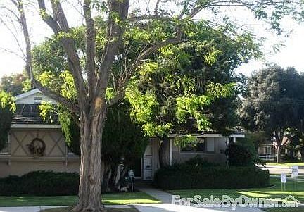 2nd image of 3161 Palo Verde Ave