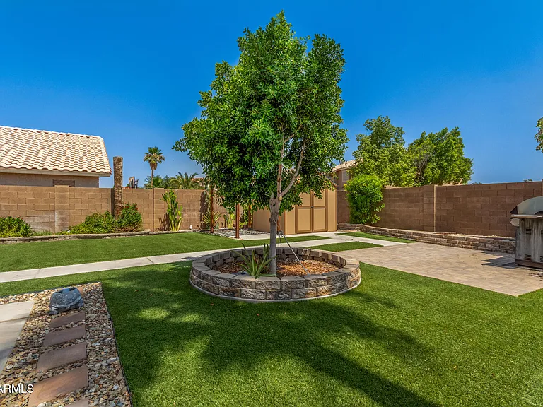 12545 W Cambridge Ave — Photo 8