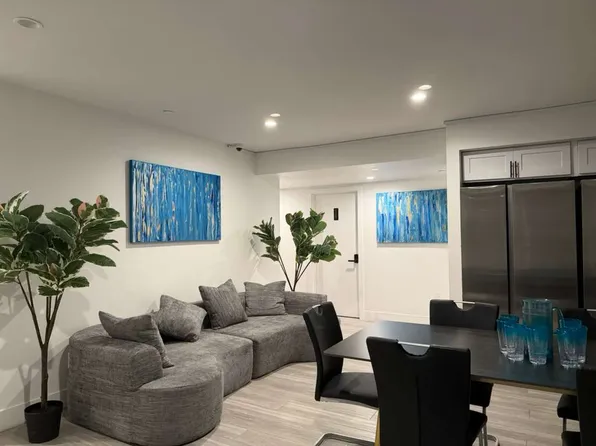 5654 La Mirada Ave #C000, Los Angeles, CA 90038