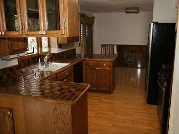5th image of 9836 N Glenwood Ct
