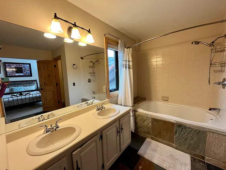 225 Eagle Dr #10B — Photo 38