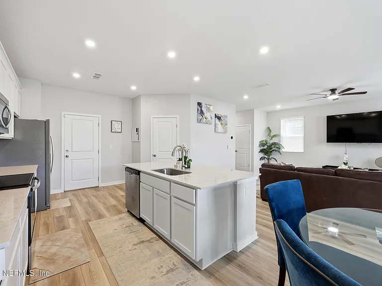 14742 Cashew Ave — Photo 17