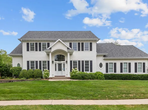 4705 N Tanglewood Dr, Appleton, WI 54915