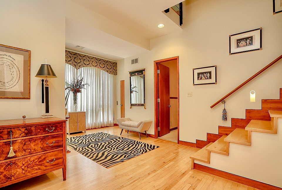 Foyer Entry