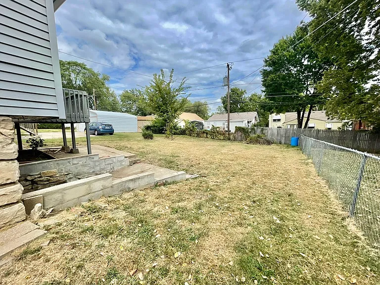 5725 Highland Ave — Photo 6