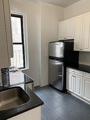 4th image of 2586 Broadway #3C